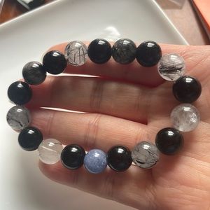 Black Rutiled quartz, onyx and tanzanite bracelet
